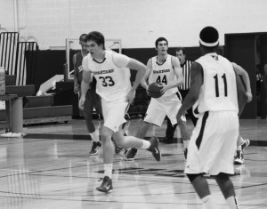 Men’s basketball closes out home schedule against Rochester, Emory