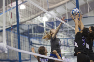 Volleyball heads to second UAA tournament after win