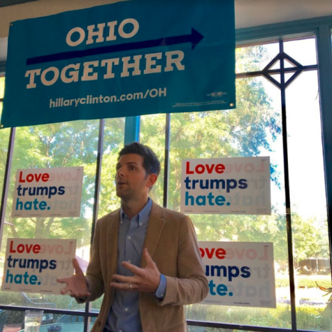 Campaigning for Clinton, actor Adam Scott made appearance on campus