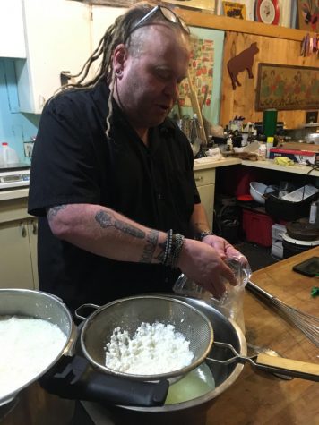 Farmers’ market offers fresh produce, cooking classes
