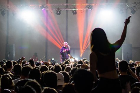Blackbear brings crowds despite delay