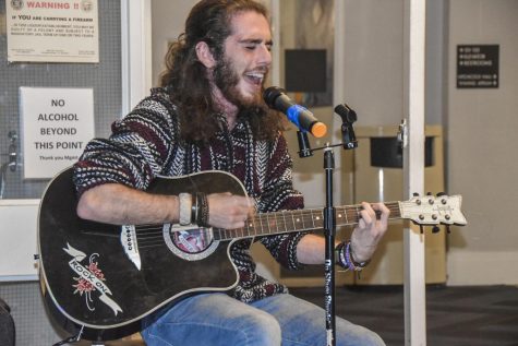 Acoustic guitar, karaoke and free drinks: This is ‘Sing Bro’