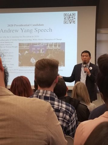 Long-shot Democratic nomination candidate Andrew Yang visits Cleveland library