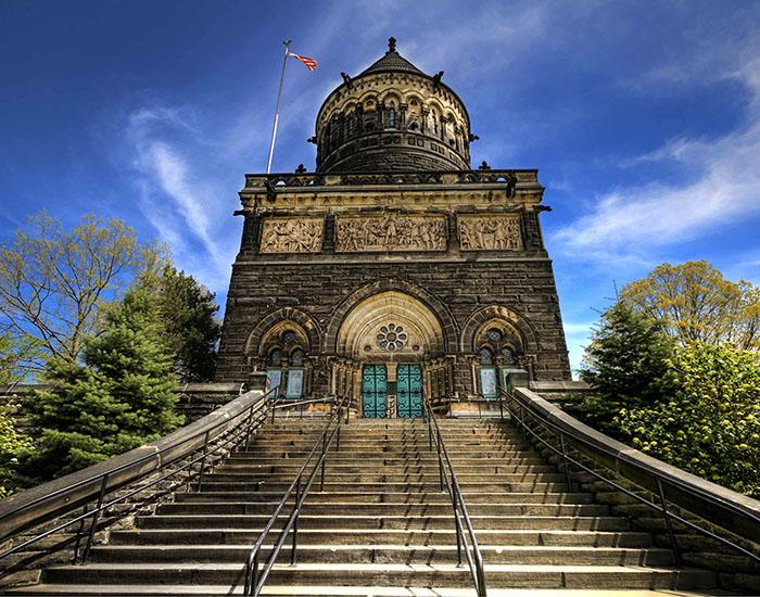 Architecture tour unearths character, history at Lake View Cemetery