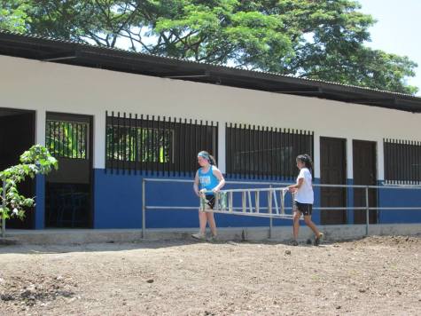 The main service project for the trip was helping out to build a school for the community. Students dug holes for irrigation systems, installed concrete tables and paint the school and its surrounding buildings. 