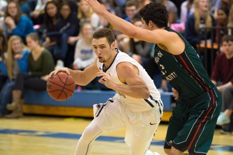 Men’s basketball struggles at home against UAA talent