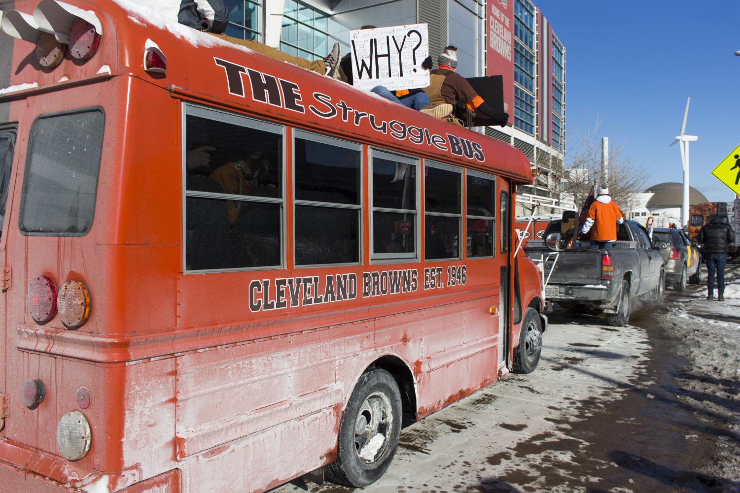 Cleveland Browns fans hold Perfect Season Parade to mark winless season