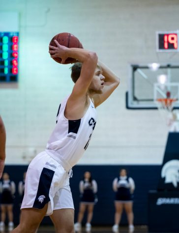 Men’s basketball loses heartbreaker at Brandeis