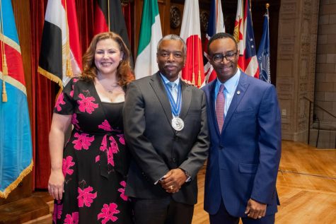 LeVar Burton recieved the Inamori Ethics Prize for his ethical leadership in the arts on Sept. 19.