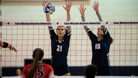 The women’s volleyball team won on Friday at Horsburgh Gymnasium, but lost twice on Saturday.