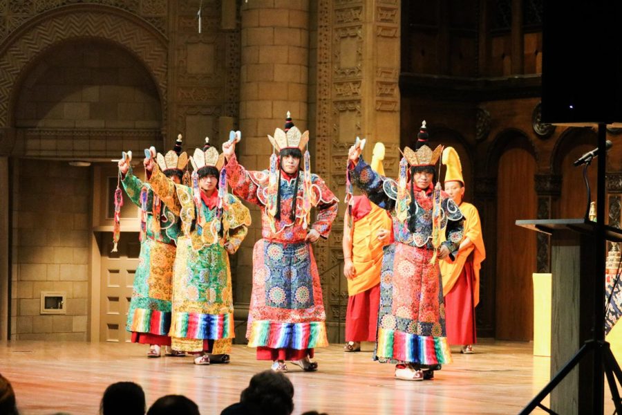 Bhangra+displays+their+full+range+of+skills+at+the+Andaaz+Indian+cultural+dance+show.