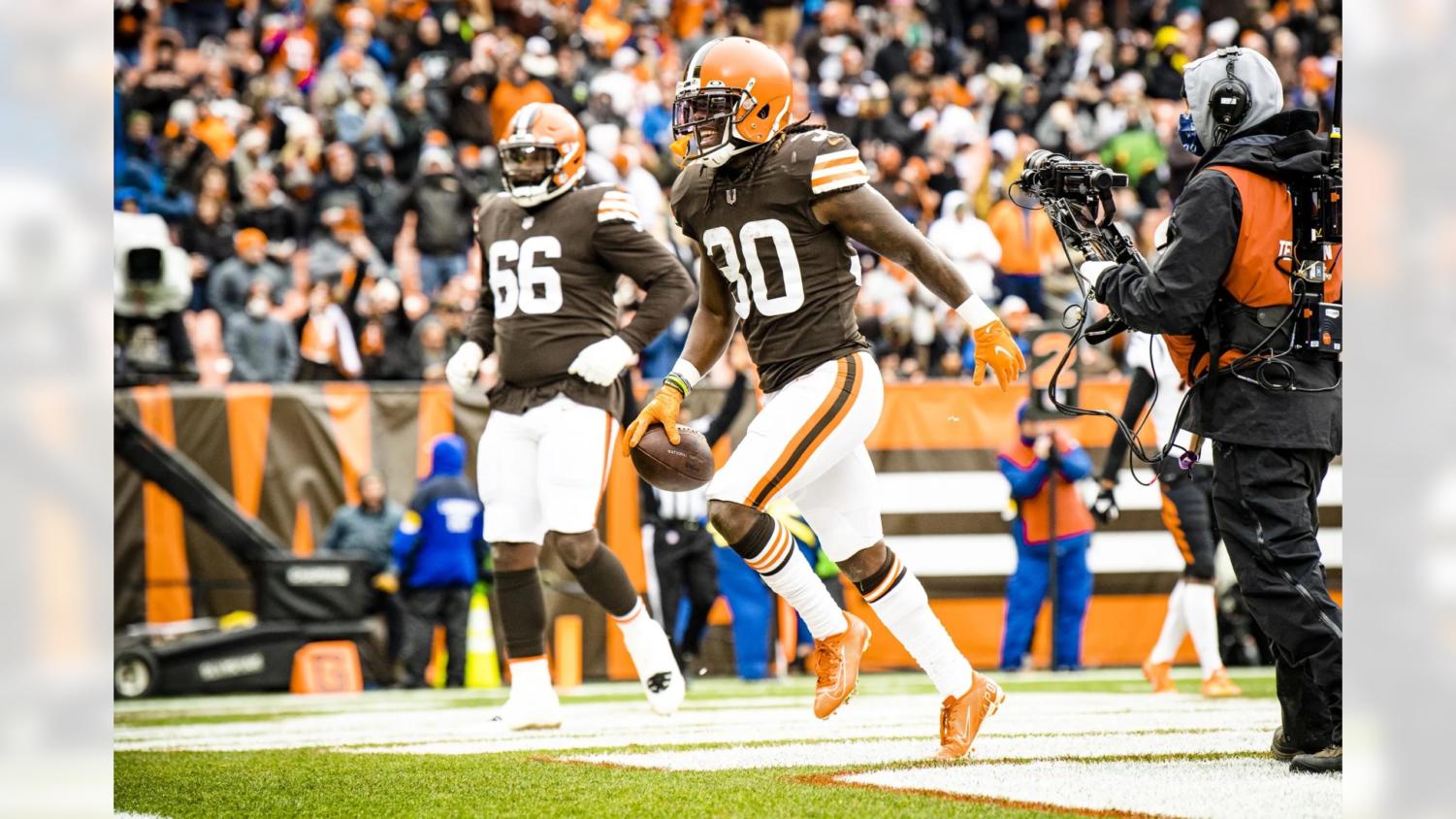 Cleveland Browns running back D'Ernest Johnson vs. Cincinnati