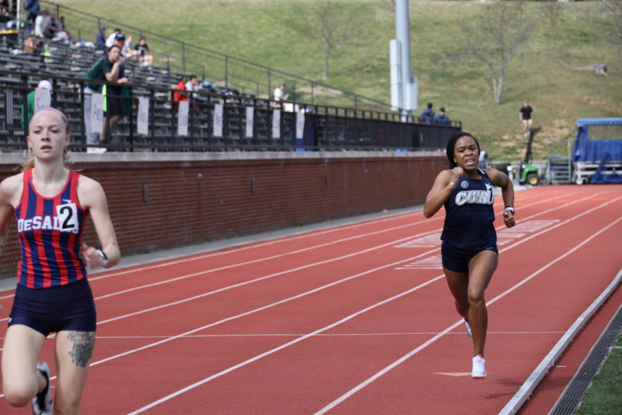At the Washington and Lee Track and Field Carnival, second-year Elise Moore (pictured) takes home one of her two fourth-place finishes in the 400-meter dash 