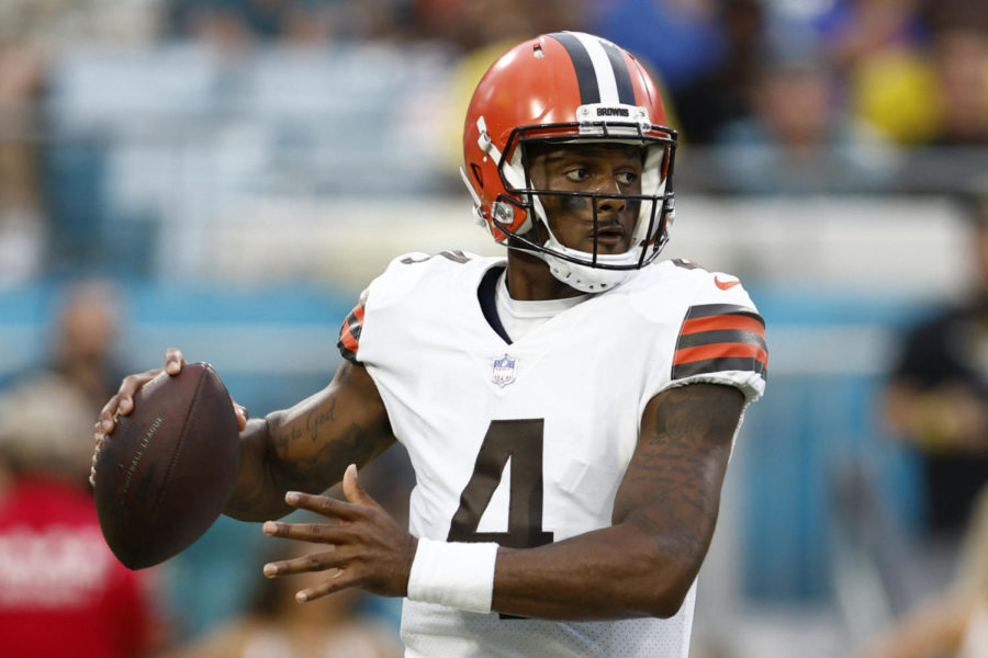 Browns quarterback controversy overshadows team's mediocre preseason  efforts – The Observer