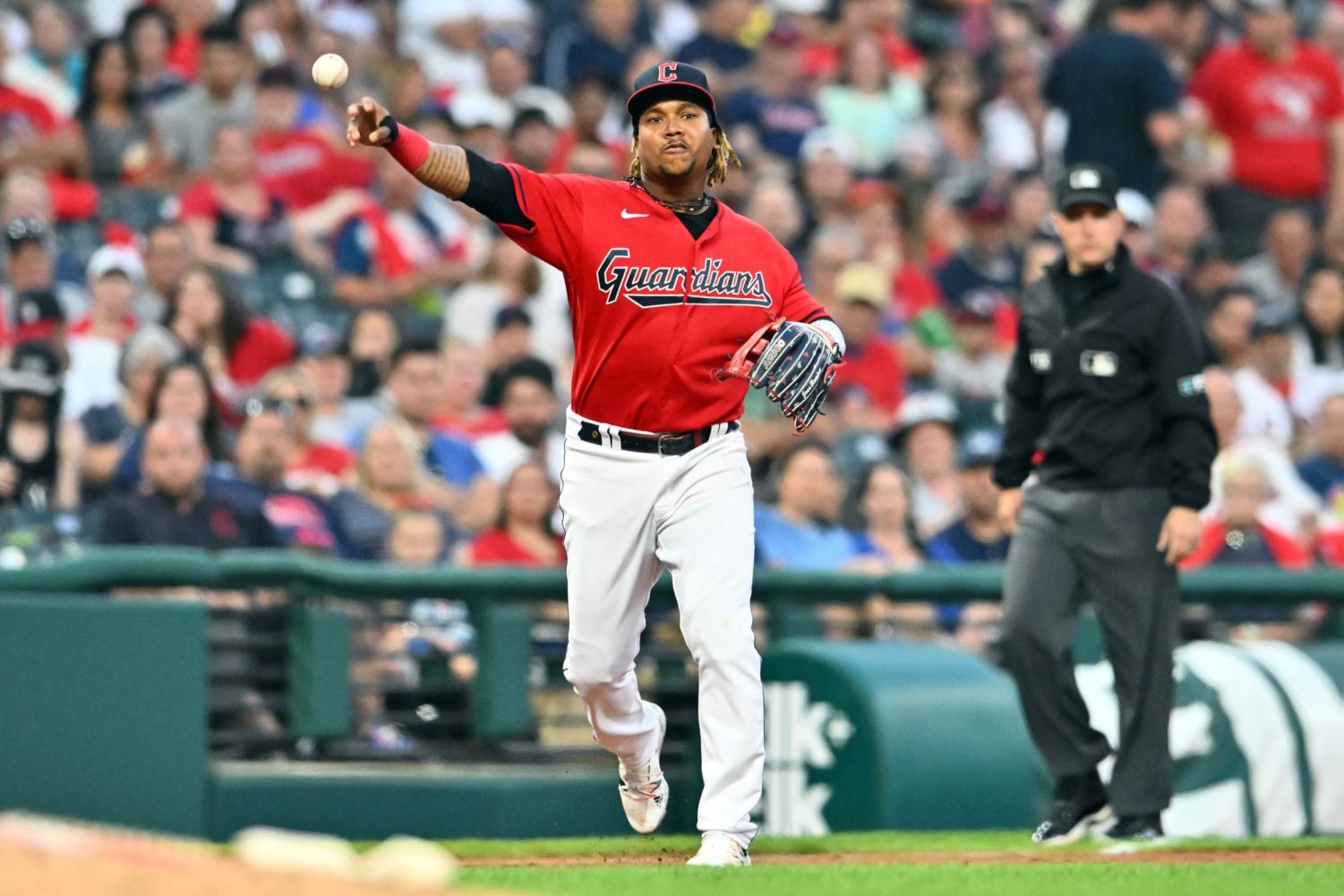 Big stick: Lindor focused on season, not future in Cleveland
