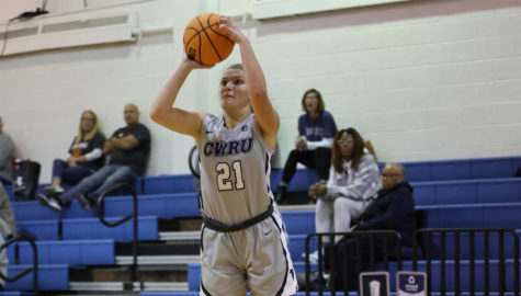 Fourth-year Isabella Mills broke the womens basketball program record for number of 3-point shots in a game and set her career-high of 36 points during the game against WashU.