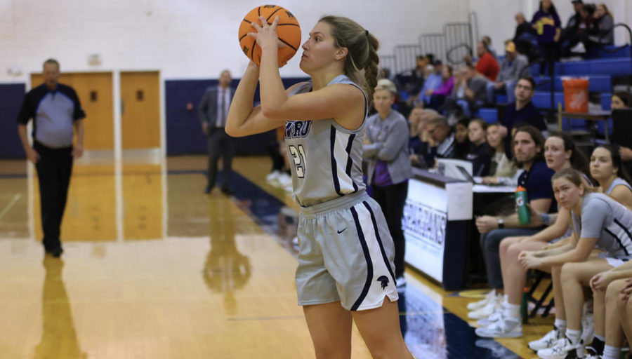 In CWRUs most recent game against CMU, fourth-year guard/forward Isabella Mills broke 1,000 career points and the program record for most 3-point shots made in a season.