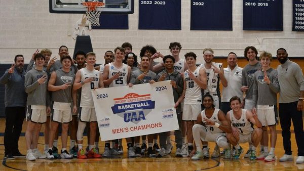 The CWRU mens basketball team finishes the UAA season tied for first place with New York University, winning the UAA title for the second year in a row. 