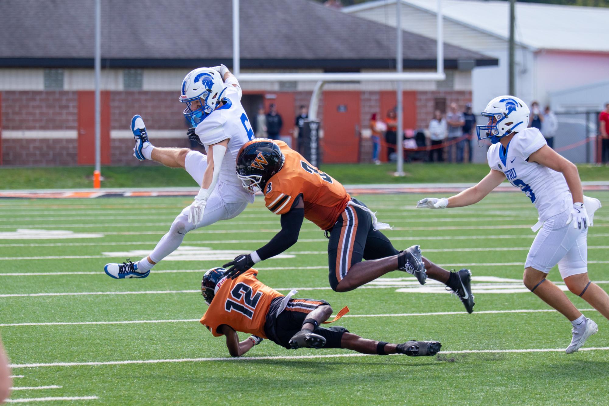 Football defeats Waynesburg 41-7 in season opener