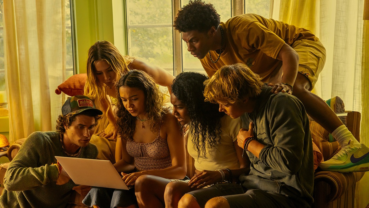 Left to right: John B (Chase Stokes), Sarah (Madelyn Cline), Kiara (Madison Bailey), Cleo (Carlacia Grant), Pope (Jonathan Daviss) and JJ (Rudy Pankow) are up for another season of hoodwinks on Outer Banks.