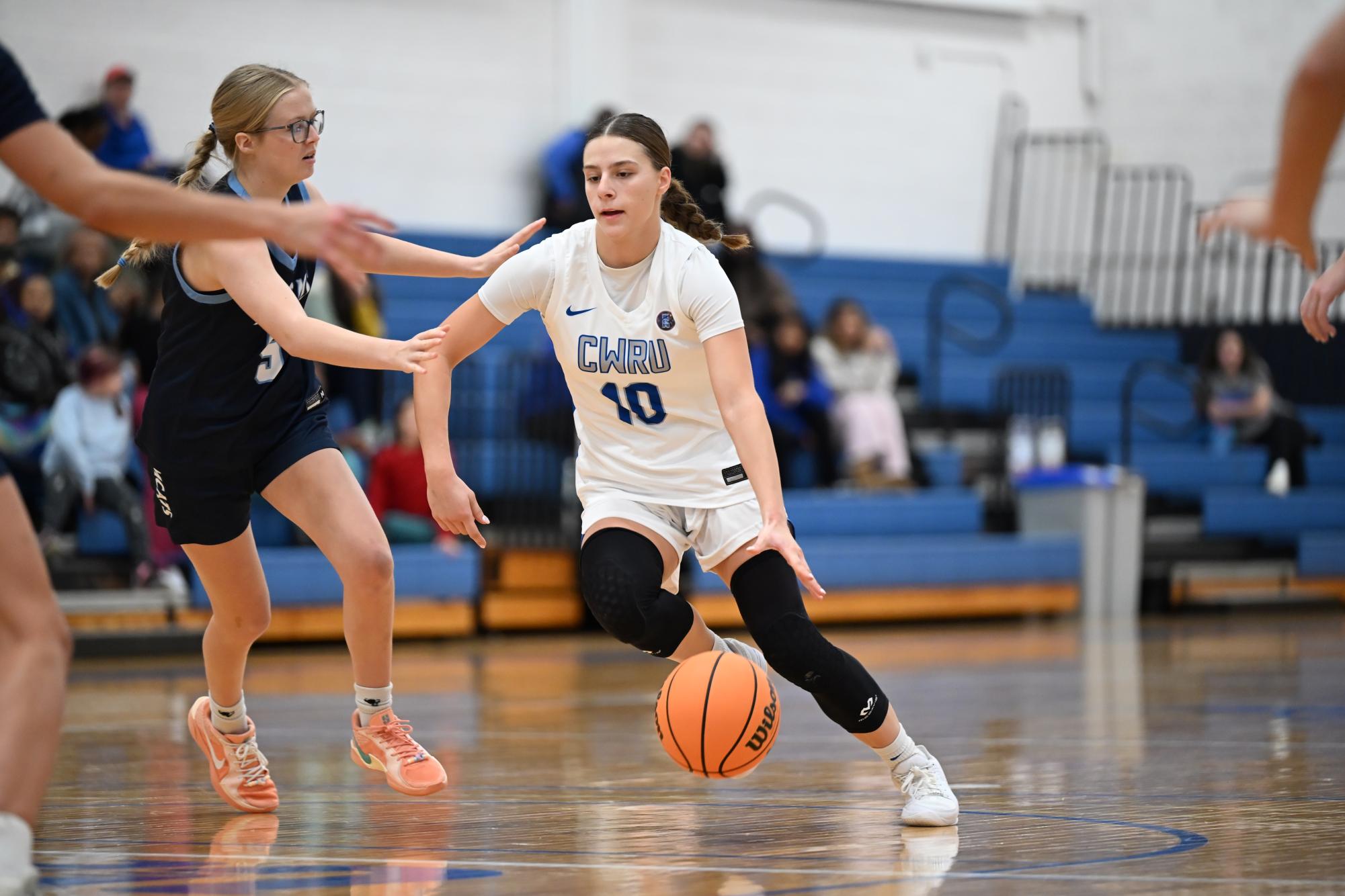 Men’s and women’s basketball continue play with games over winter break