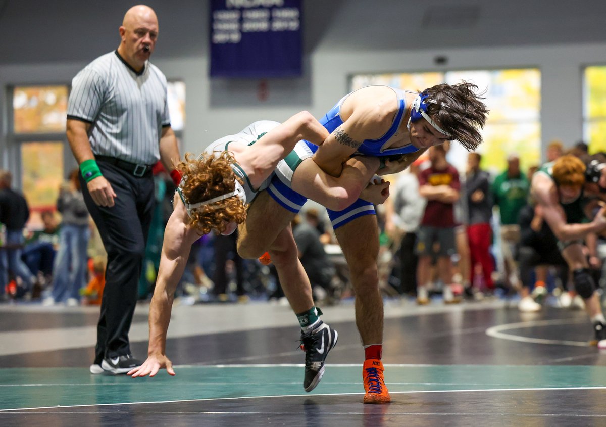 CWRU wrestling stays perfect over break, climbs national ranks